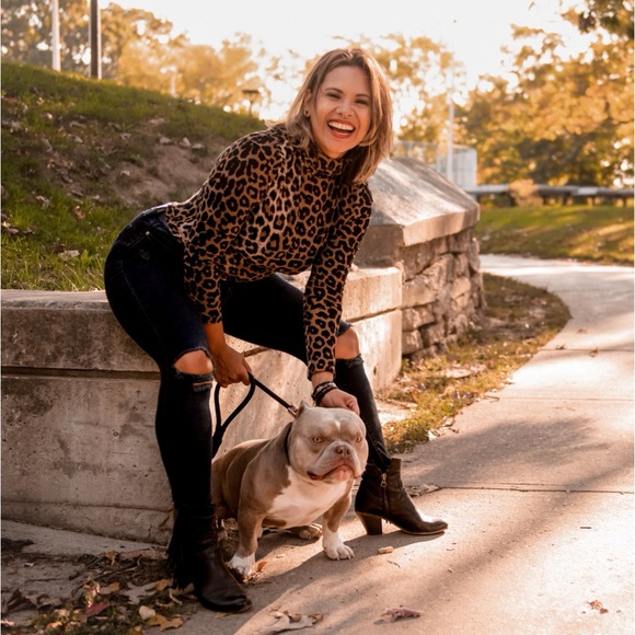 Meet your Posher, Mayra - Picture 1 of 1